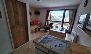 Living area - Holiday Home in Areches Near Ski Slopes (Beaufort)
