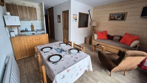 Living area - Holiday Home in Areches Near Ski Slopes (Beaufort)