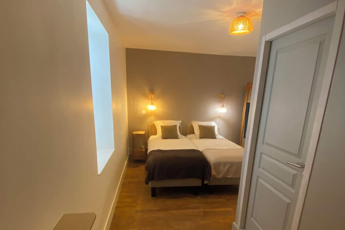 Comfort Double or Twin Room, Park View | Free WiFi