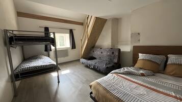 4 soveværelser, strygejern/strygebræt, sengetøj