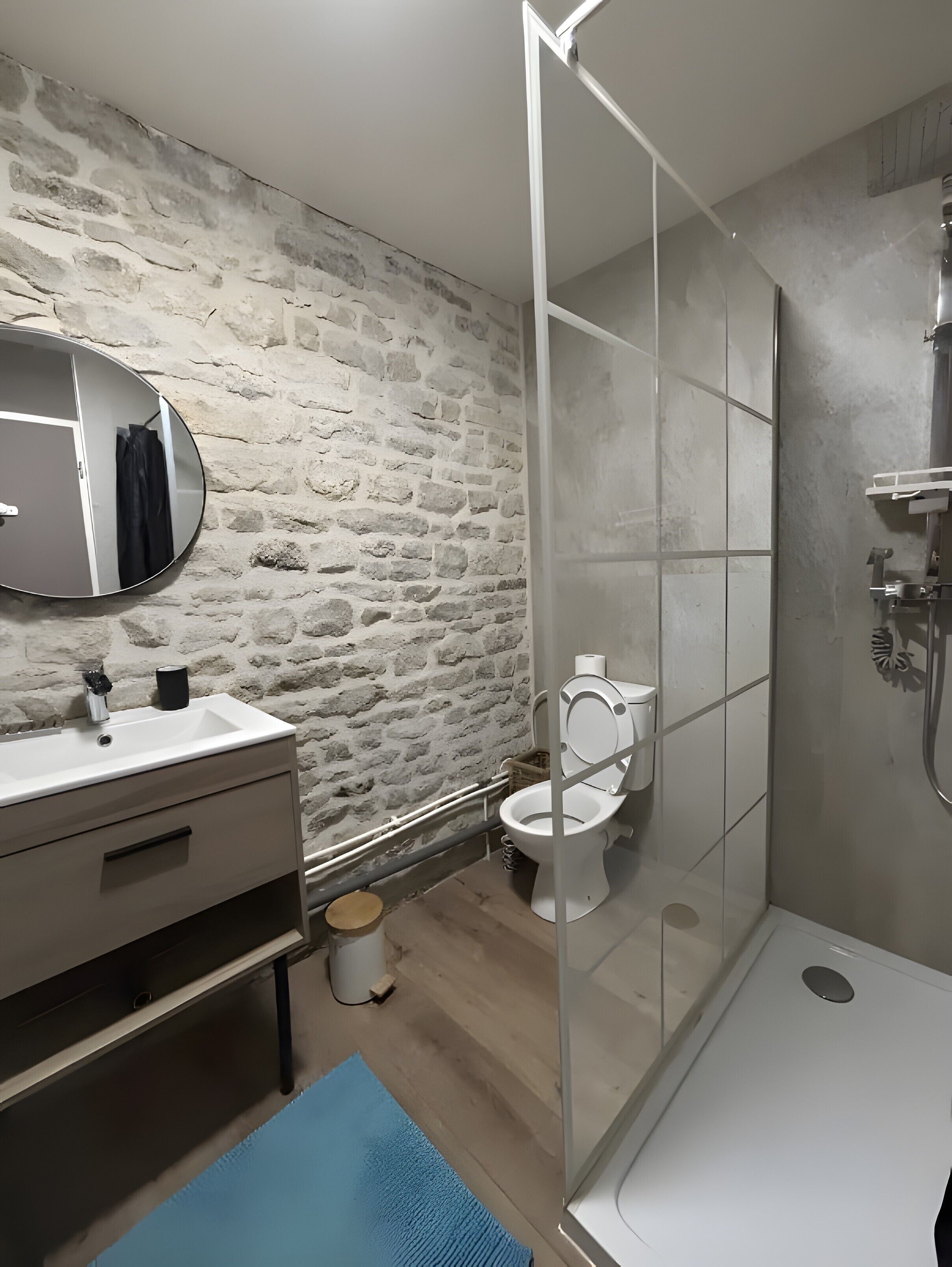 Bruser, gratis toiletartikler, hårtørrer