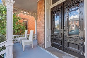 Exterior detail - Spacious 5-bedroom, 2 bath historical house, just 8 minutes from WEC. (Wilmington)