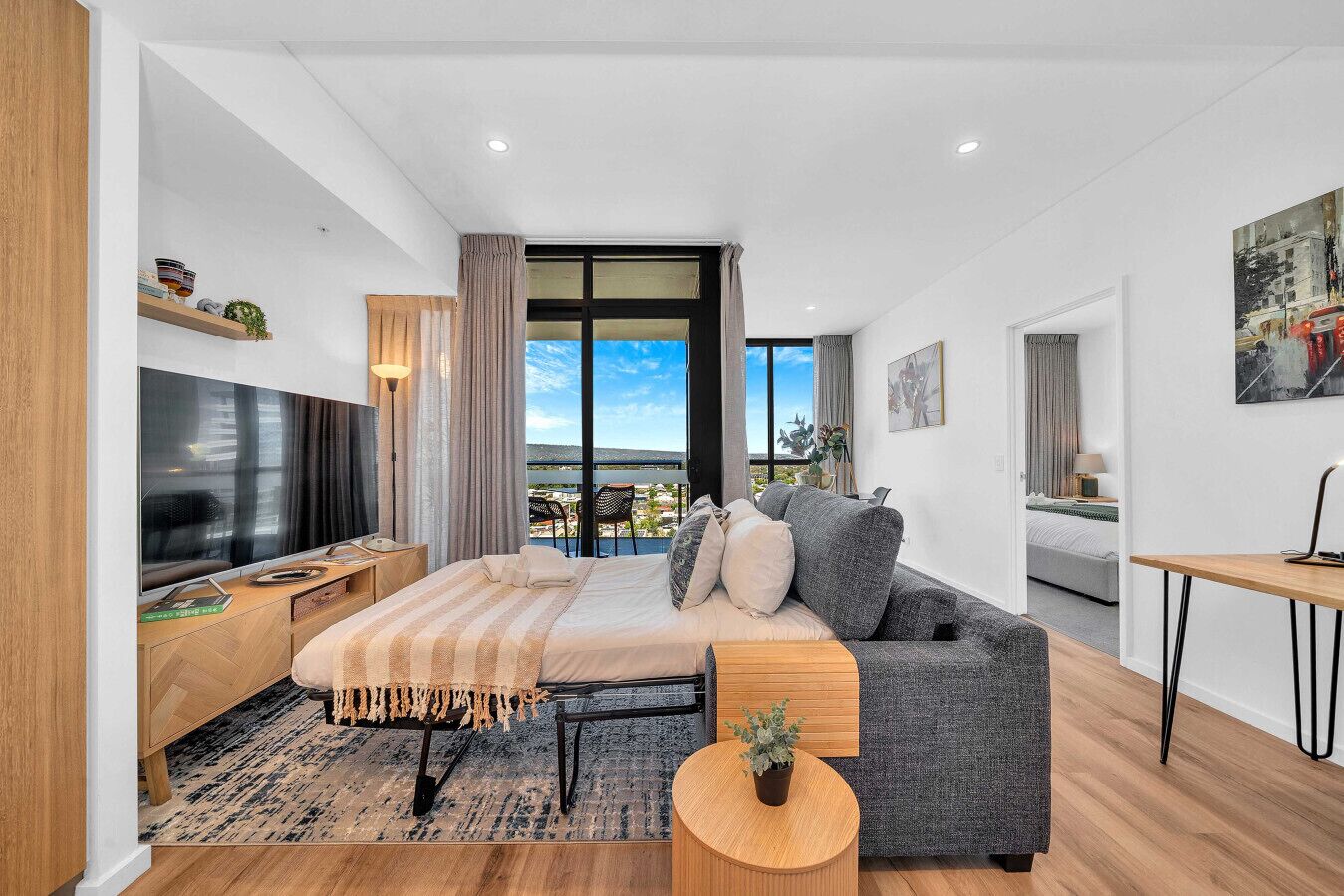 1 slaapkamer, een bureau, een strijkplank/strijkijzer, wifi