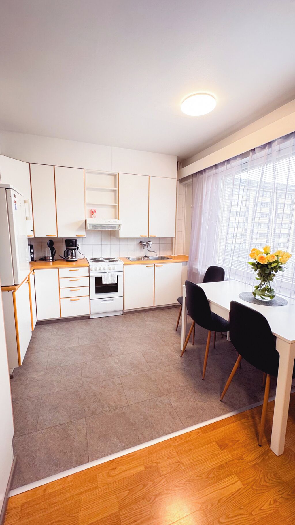 Micro-ondes, four, plaque de cuisson