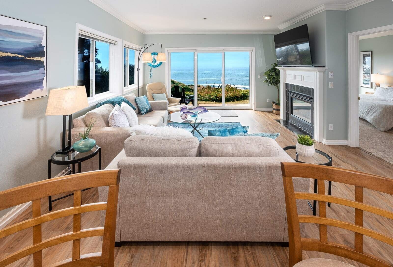 TV, peis og kontorer