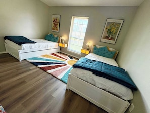 3 bedrooms, desk, iron/ironing board, WiFi