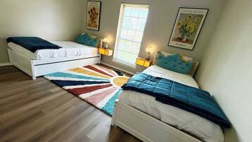 3 bedrooms, desk, iron/ironing board, WiFi