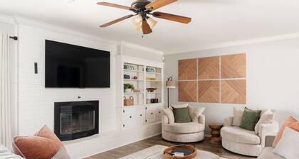 Edmond Home: Hot Tub & 2 Kings by OC