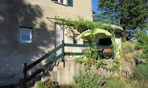 Khuôn viên nơi lưu trú