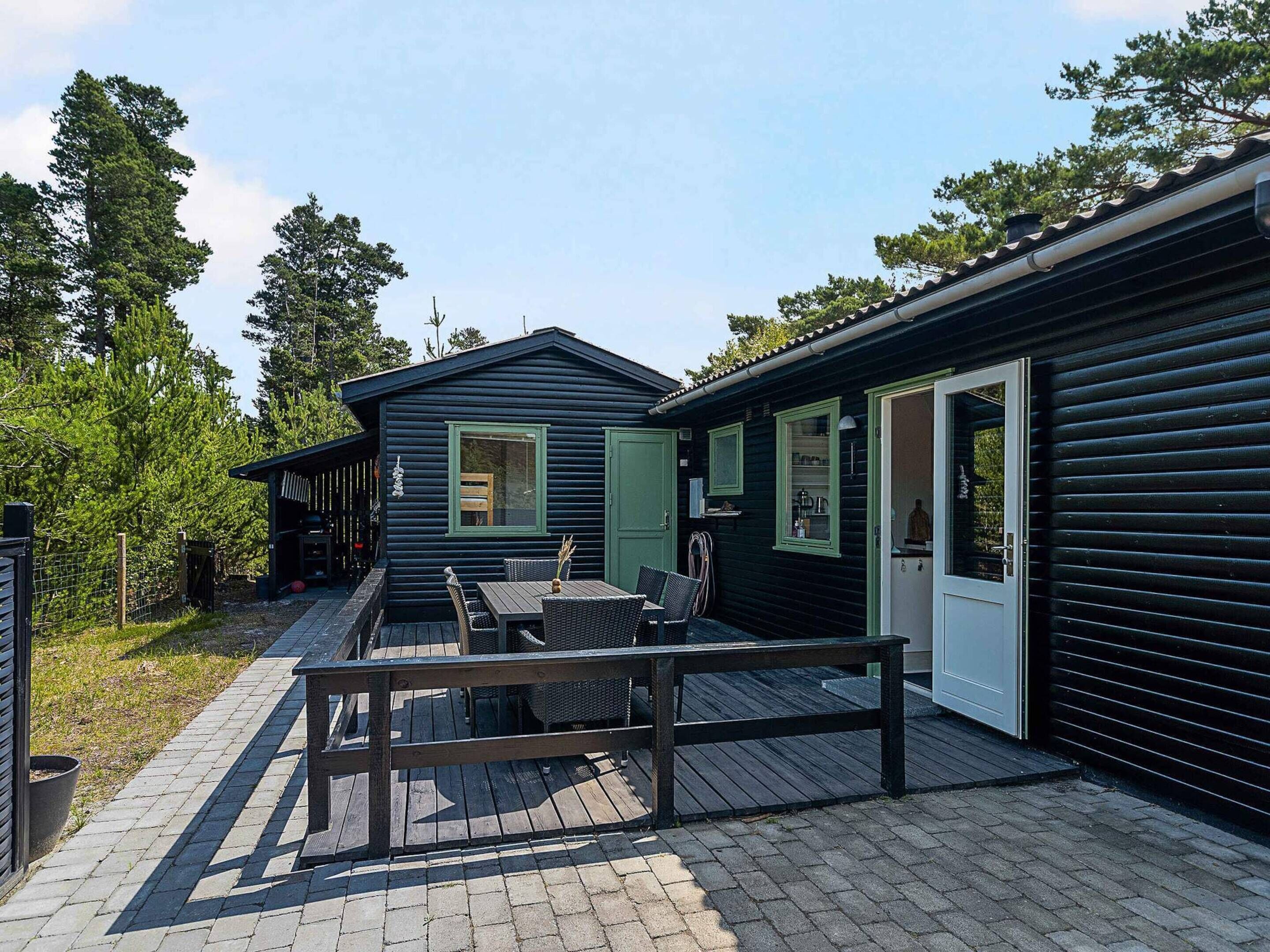House | Outdoor dining