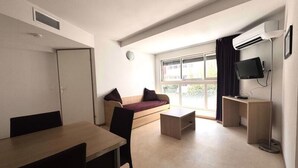 Unclassified image, 3 of 3, button - Apartment in Vernet-les-bains With Pool (Vernet-les-Bains)