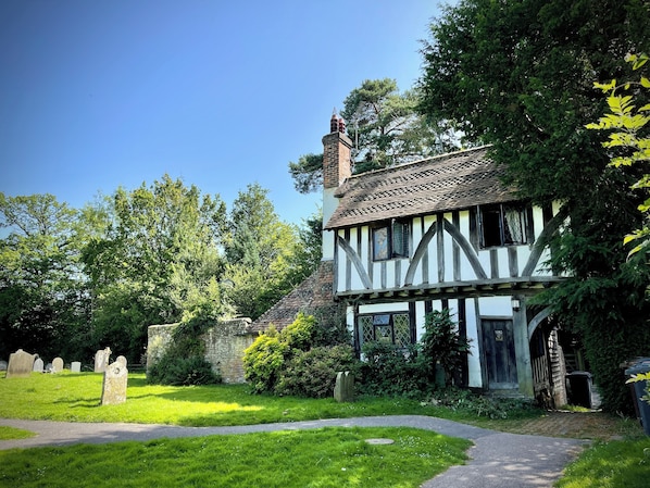 المنشأة من الخارج