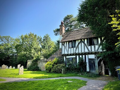Detached first floor central Hartfield studio. A stone's throw from Pooh Corner!