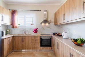 Leilighet, 2 soverom, røyk, balkong | Innvendig