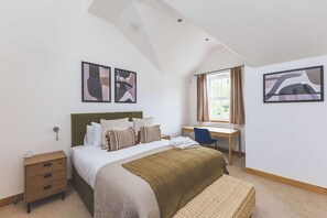 1 habitación, tabla de planchar con plancha, internet y ropa de cama 