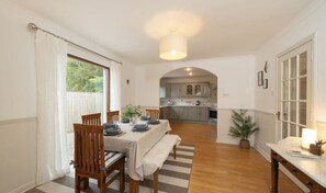 Dining - Hillview, Self-Catering Holiday Home, Muir of Ord (Highland Council)
