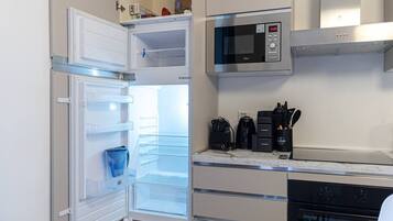 Double Room, Kitchenette | Private kitchen