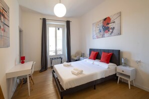 Chambre double, cuisinette | Fer et planche à repasser, accès au Wi-Fi (inclus)