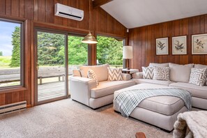 Smart-TV, Kamin, Tischfußball