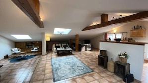 Living area - Very Large Apartment for 9 People in Beaufort (Beaufort)