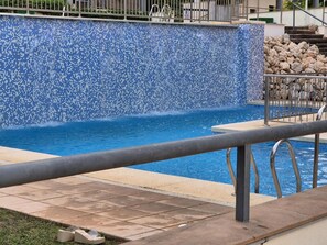 حمام سباحة