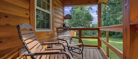 Cabin, 2 Bedrooms | Terrace/patio