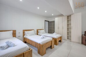 2 bedrooms, iron/ironing board, travel cot, WiFi