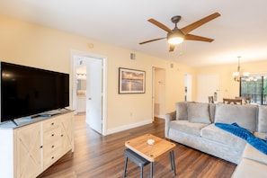 Living area - Santa Maria II #111 (Fort Myers Beach)