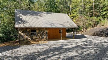 Cabin, 2 Bedrooms | Exterior