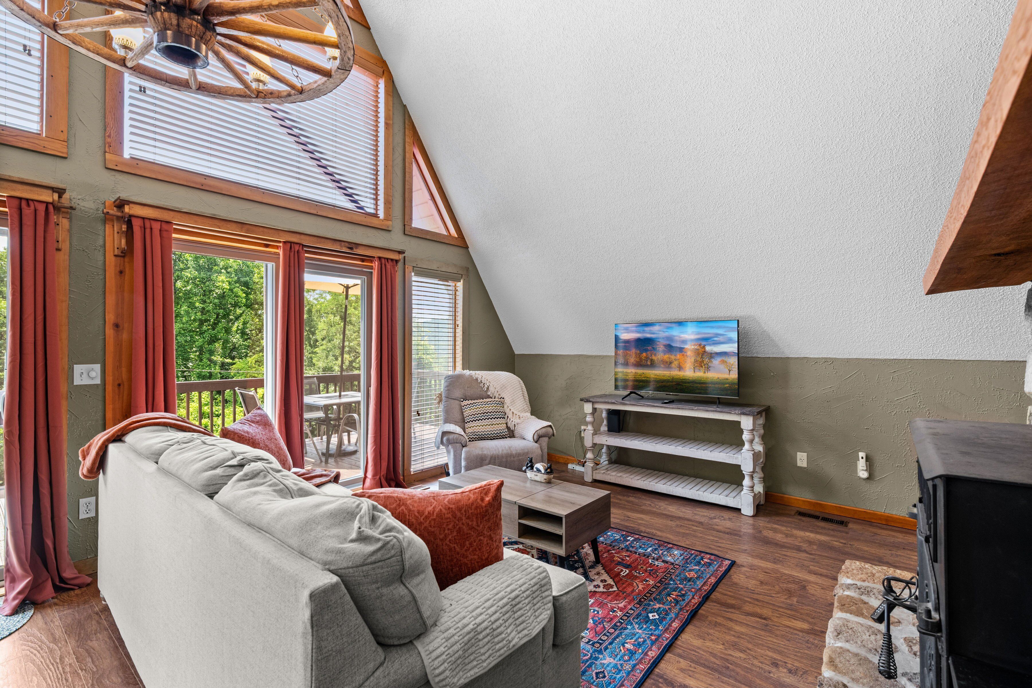 Chalet, 4 Bedrooms | Living area