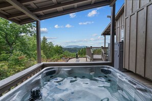 Cabane, 3 chambres | Bain à remous extérieur