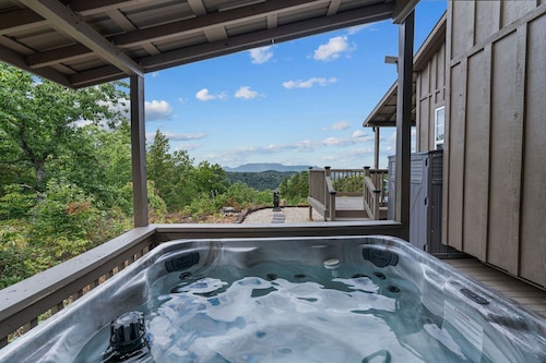 John Wayne View 3 Bedroom Cabin