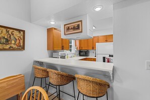 كابينة - ٣ غرف نوم | مطبخ خاص | ثلاجة، فرن، ماكينة لصنع القهوة/الشاي