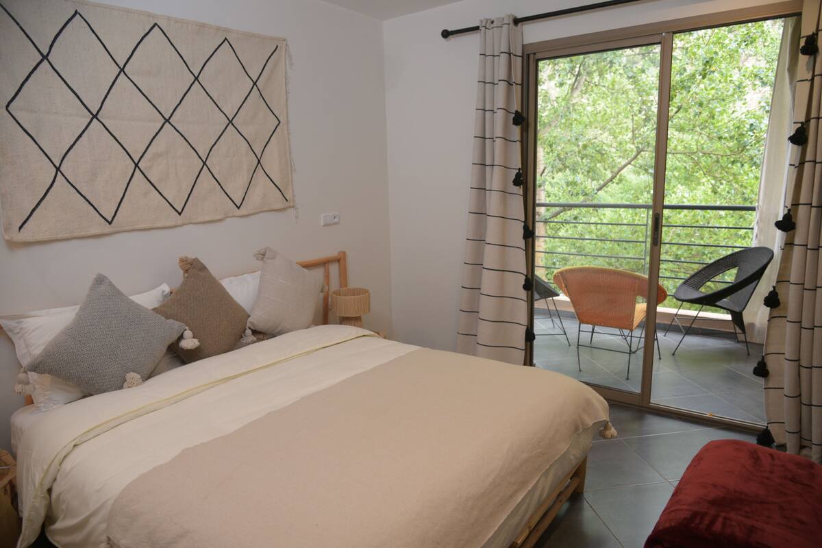 Superior Double or Twin Room, Lake View | Memory foam beds, blackout drapes, free WiFi, bed sheets