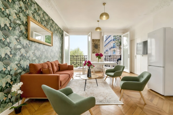 Appartement, vue jardin | Coin séjour | TV connectée, Netflix, services de streaming, espaces bureaux