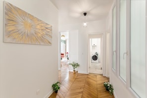 Apartment, Garden View | Living area | 32-inch Smart TV with cable channels, Netflix, streaming services