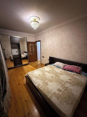 In-room safe, desk, laptop workspace, blackout drapes