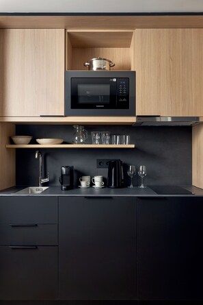Standard Studio | Private kitchen | Fridge, microwave, dishwasher, electric kettle - Grea Iras Apartments (Athens)