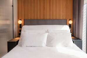 In-room safe, desk, blackout curtains, soundproofing - Grea Iras Apartments (Athens)