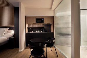 Superior Studio | Private kitchen | Fridge, microwave, dishwasher, electric kettle - Grea Iras Apartments (Athens)