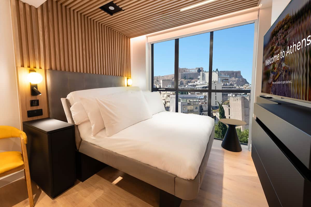 In-room safe, desk, blackout drapes, soundproofing