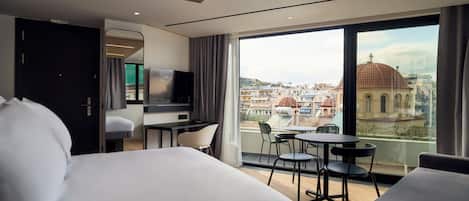 Superior Room, Balcony | In-room safe, desk, laptop workspace, blackout curtains