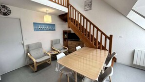Dining - 502 - 2-bedroom Apartment With sea View (Erquy)