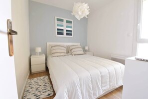 2 slaapkamers, een strijkplank/strijkijzer, wifi, beddengoed