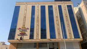 Mặt tiền nơi lưu trú