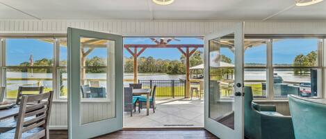 Smart TV, lareira, pebolim