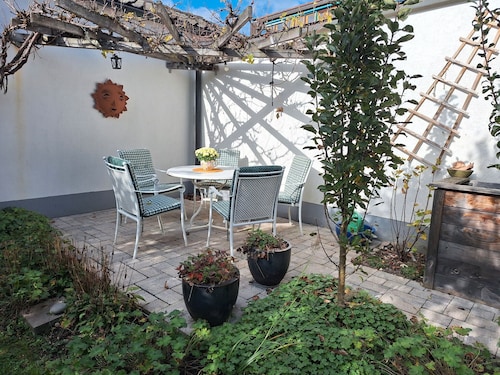 Room 'Frank' with Shared Terrace, Garden and Wi-Fi