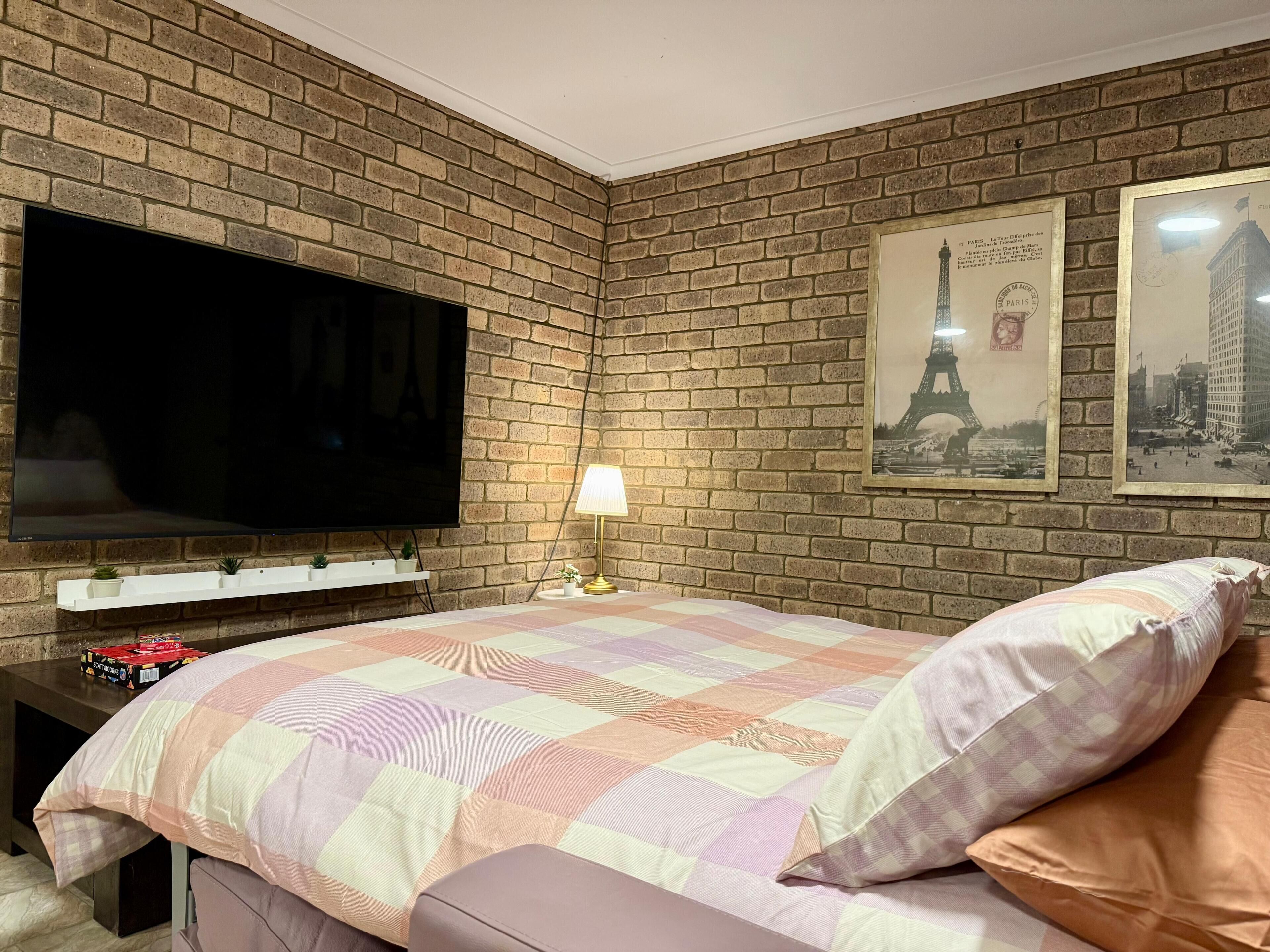 2 室のベッドルーム、アイロン / アイロン台、WiFi (無料)、ベッドシーツ