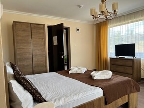 8 chambres, Wi-Fi, draps fournis