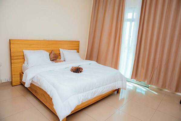 Superior Suite, Mountain View | In-room safe, desk, laptop workspace, blackout drapes